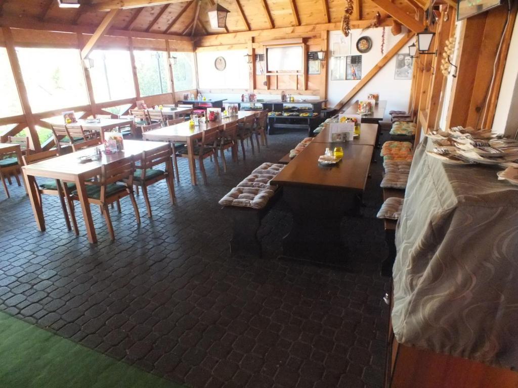 Feherlo Vendeghaz & Restaurant บุค ภายนอก รูปภาพ
